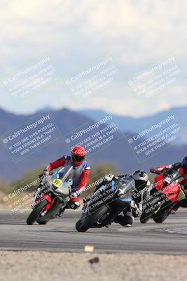 media/Nov-16-2025-Race Pace (Sun) [[8c5fa54630]]/Non Verified Riders (1st 20 Minutes)/5-Turn 15 (110pm)/